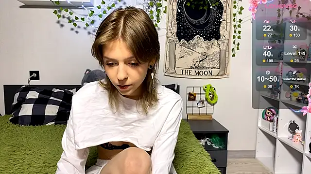 LunaBless online show from 04-11-26, 11:08