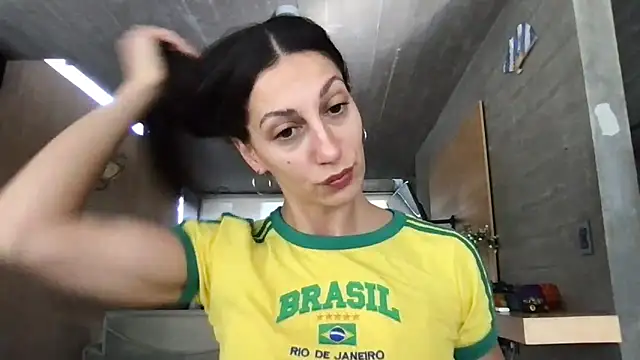 Snapshot of canduxgirl chatting on 05-26-26, 02:48 canduxgirl online show from 05-26-26, 02:48