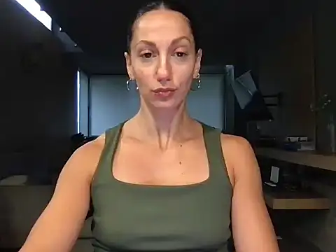 Snapshot of canduxgirl chatting on 04-21-26, 03:07 canduxgirl online show from 04-21-26, 03:07
