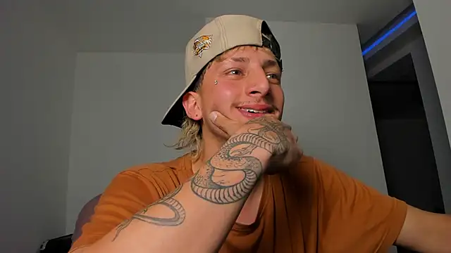 ZarcooX online show from 04-06-26, 03:46