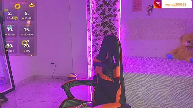 crystal green online show from 04-10-26, 12:28