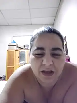 Snapshot of Golositadeamor chatting on 07-17-26, 05:04 Golositadeamor online show from 07-17-26, 05:04