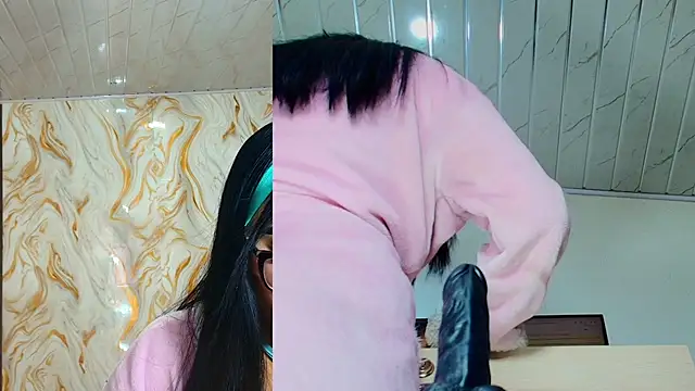 Snapshot of peachy__baby chatting on 07-03-26, 11:17 peachy baby online show from 07-03-26, 11:17