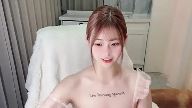 Snapshot of xiaoyugan_cute chatting on 06-09-26, 03:35 xiaoyugan cute online show from 06-09-26, 03:35