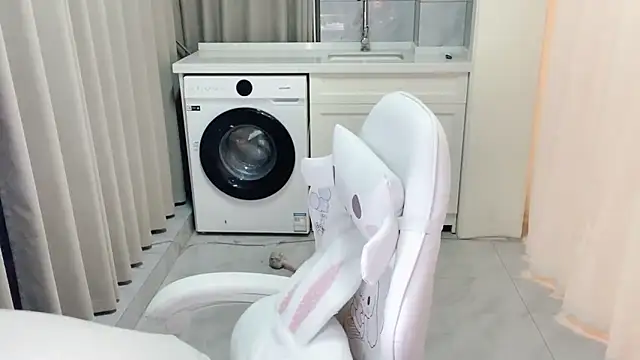 Snapshot of xiaoyugan_cute chatting on 07-15-26, 03:19 xiaoyugan cute online show from 07-15-26, 03:19