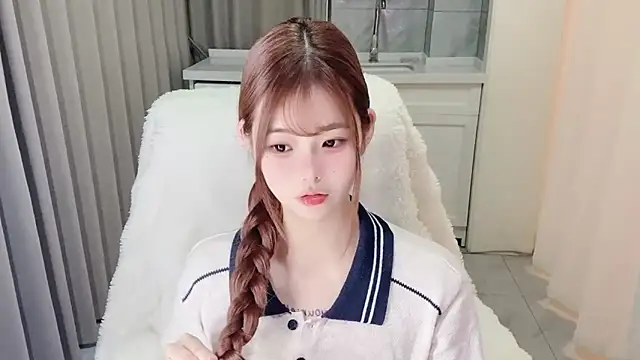 Snapshot of xiaoyugan_cute chatting on 06-11-26, 03:31 xiaoyugan cute online show from 06-11-26, 03:31