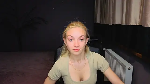 Snapshot of SonnySofia chatting on 05-07-26, 05:38 SonnySofia online show from 05-07-26, 05:38