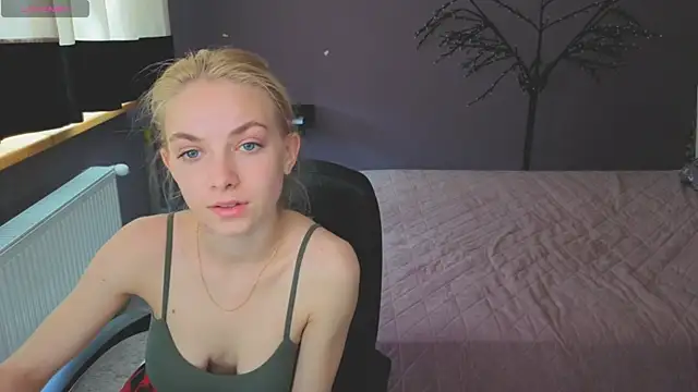 Snapshot of SonnySofia chatting on 04-30-26, 07:15 SonnySofia online show from 04-30-26, 07:15