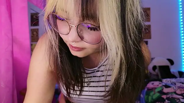 Snapshot of ZoeyDoll_ chatting on 04-26-26, 09:34 ZoeyDoll online show from 04-26-26, 09:34