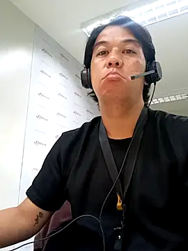 Snapshot of akiramoore chatting on 06-04-26, 01:54 akiramoore online show from 06-04-26, 01:54