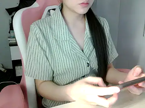 Snapshot of lucienguyen chatting on 05-24-26, 05:40 lucienguyen online show from 05-24-26, 05:40