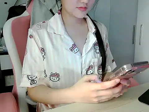 Snapshot of lucienguyen chatting on 05-14-26, 06:05 lucienguyen online show from 05-14-26, 06:05
