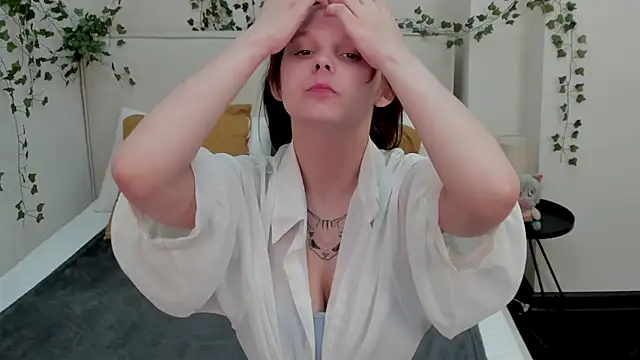 Snapshot of Charlotte_Stee chatting on 05-11-26, 02:02 Charlotte Stee online show from 05-11-26, 02:02