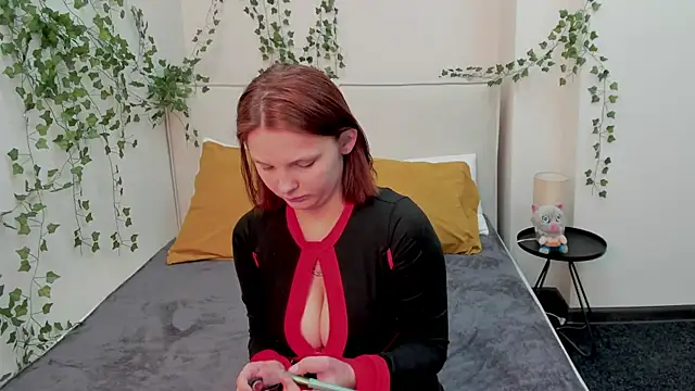 Snapshot of Charlotte_Stee chatting on 05-15-26, 02:09 Charlotte Stee online show from 05-15-26, 02:09