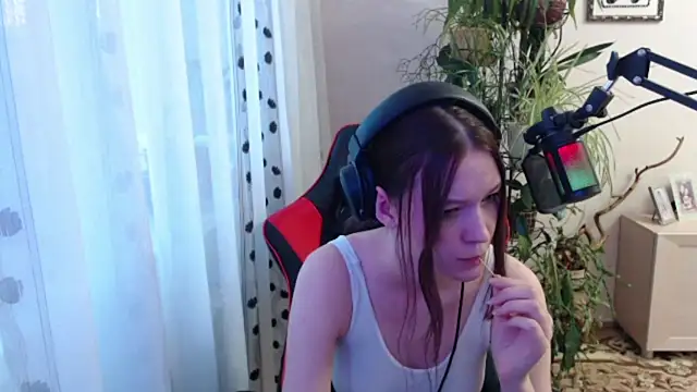 PunyKnee online show from 04-20-26, 03:02