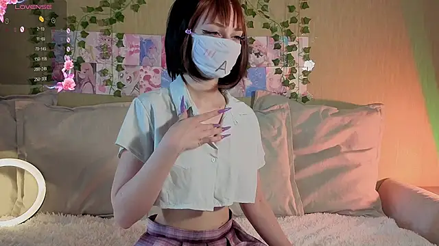Snapshot of LunaNyanmi chatting on 04-11-26, 09:02 LunaNyanmi online show from 04-11-26, 09:02