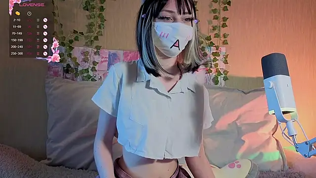 LunaNyanmi online show from 06-06-26, 01:49