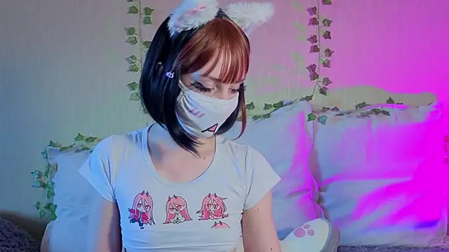 LunaNyanmi online show from 06-17-26, 01:43