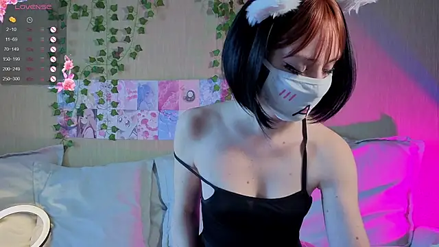 Snapshot of LunaNyanmi chatting on 04-15-26, 09:48 LunaNyanmi online show from 04-15-26, 09:48