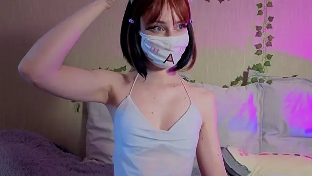 LunaNyanmi online show from 06-15-26, 01:22