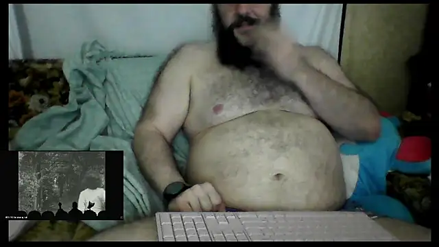 Snapshot of BriTheTopBear chatting on 06-08-26, 01:28 BriTheTopBear online show from 06-08-26, 01:28