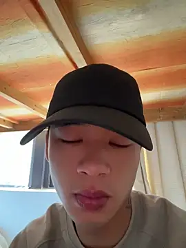 Snapshot of NV-1 chatting on 04-09-26, 07:25 NV-1 online show from 04-09-26, 07:25