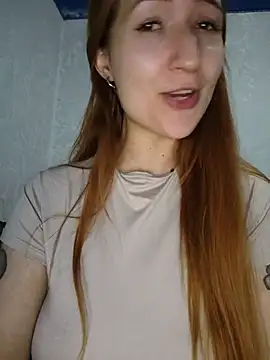 Snapshot of LeonaFox chatting on 05-19-26, 04:47 LeonaFox online show from 05-19-26, 04:47