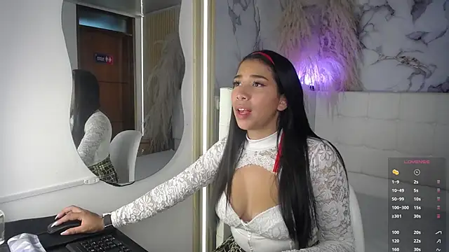 Snapshot of Taliasweet chatting on 05-19-26, 07:43 Taliasweet online show from 05-19-26, 07:43