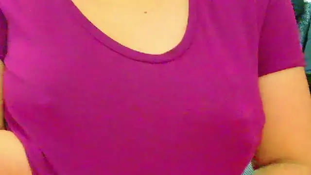 Snapshot of MojaditPussy chatting on 04-19-26, 06:21 MojaditPussy online show from 04-19-26, 06:21