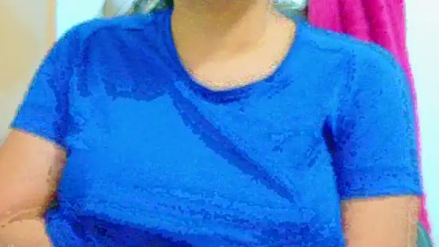 Snapshot of MojaditPussy chatting on 04-18-26, 09:26 MojaditPussy online show from 04-18-26, 09:26