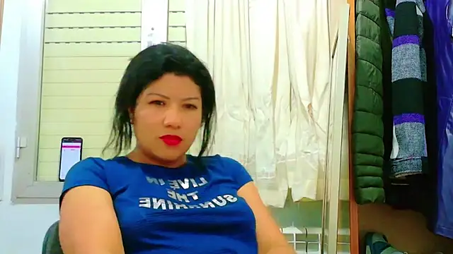 Snapshot of MojaditPussy chatting on 04-22-26, 07:31 MojaditPussy online show from 04-22-26, 07:31