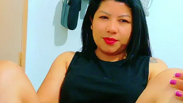 Snapshot of MojaditPussy chatting on 04-25-26, 07:55 MojaditPussy online show from 04-25-26, 07:55