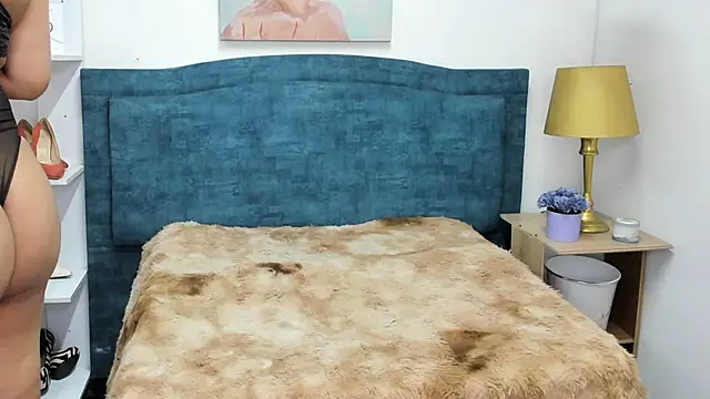 Snapshot of IsadoraVex chatting on 04-15-26, 12:42 IsadoraVex online show from 04-15-26, 12:42