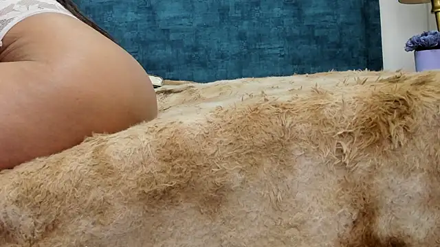 Snapshot of IsadoraVex chatting on 04-14-26, 12:43 IsadoraVex online show from 04-14-26, 12:43