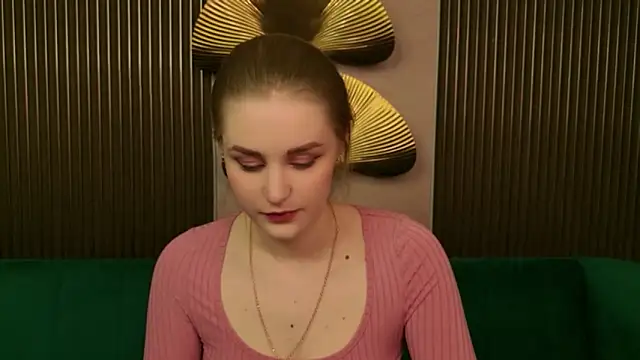Molly Voses online show from 05-19-26, 08:49