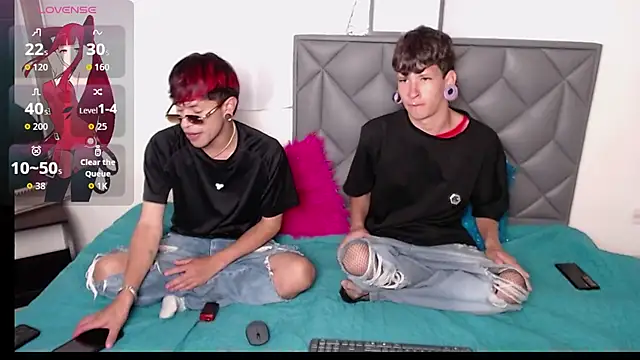 Demian y Salvatore online show from 04-08-26, 05:58