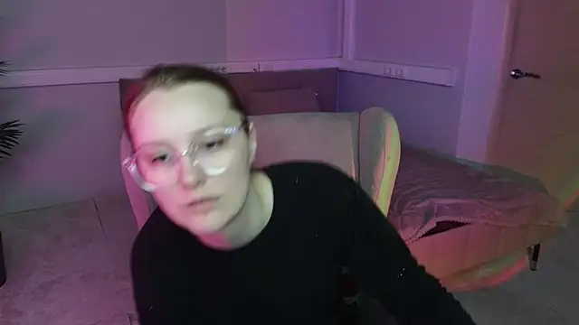 Snapshot of JessieWayy chatting on 05-19-26, 01:10 JessieWayy online show from 05-19-26, 01:10
