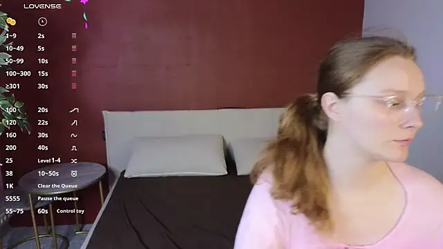 Snapshot of JessieWayy chatting on 05-24-26, 01:05 JessieWayy online show from 05-24-26, 01:05