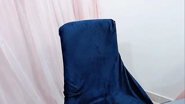 Snapshot of minami-yuiyui chatting on 05-08-26, 01:31 minami-yuiyui online show from 05-08-26, 01:31