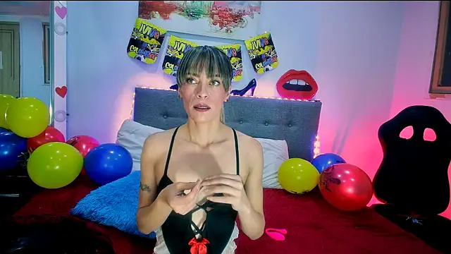 Snapshot of Lorena_sweet33 chatting on 06-20-26, 02:00 Lorena sweet33 online show from 06-20-26, 02:00