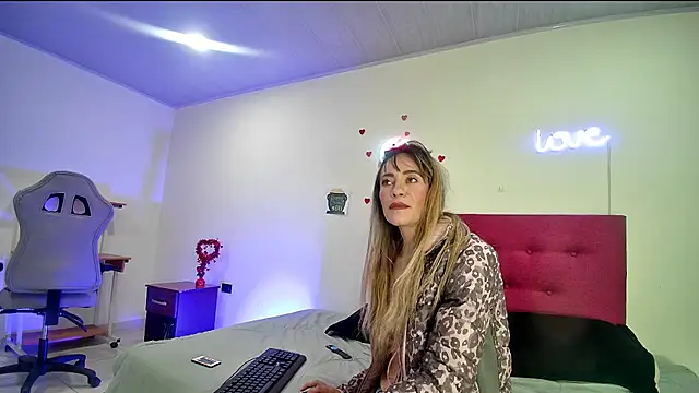 Snapshot of Lorena_sweet33 chatting on 04-07-26, 01:57 Lorena sweet33 online show from 04-07-26, 01:57