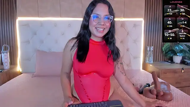 Amelia Rossetti online show from 05-30-26, 11:27