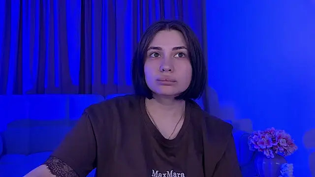 Snapshot of AdrianaToress chatting on 05-19-26, 07:43 AdrianaToress online show from 05-19-26, 07:43