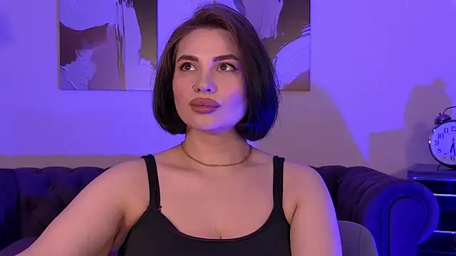 Snapshot of AdrianaToress chatting on 05-25-26, 06:06 AdrianaToress online show from 05-25-26, 06:06