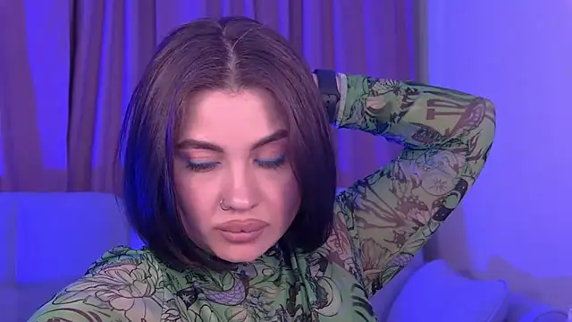 Snapshot of AdrianaToress chatting on 05-27-26, 02:08 AdrianaToress online show from 05-27-26, 02:08