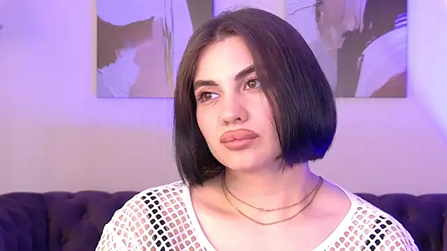 Snapshot of AdrianaToress chatting on 05-19-26, 01:56 AdrianaToress online show from 05-19-26, 01:56