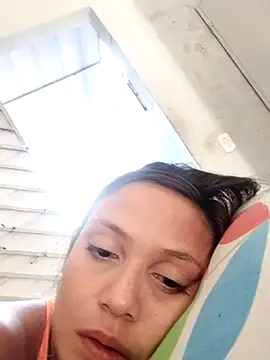 Snapshot of Raianaferreira chatting on 04-08-26, 06:42 Raianaferreira online show from 04-08-26, 06:42