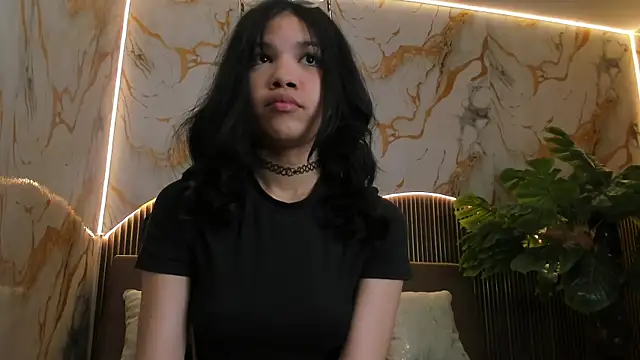 TINIFOX online show from 04-14-26, 01:05