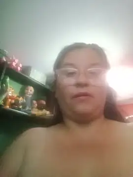 Snapshot of Pato-Andrea26 chatting on 05-11-26, 04:04 Pato-Andrea26 online show from 05-11-26, 04:04