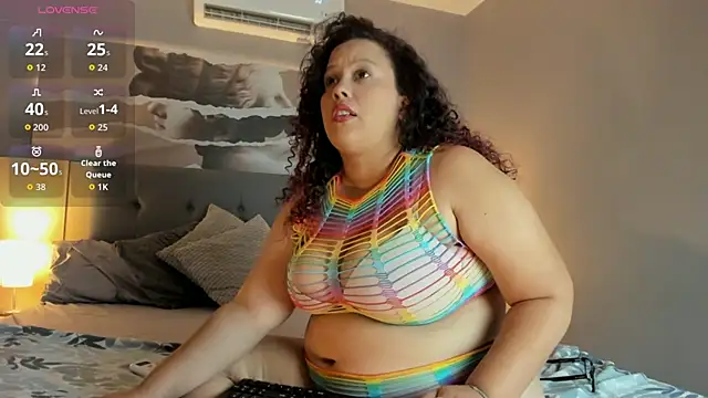 Snapshot of Zara_Holly_ chatting on 05-26-26, 07:12 Zara Holly online show from 05-26-26, 07:12